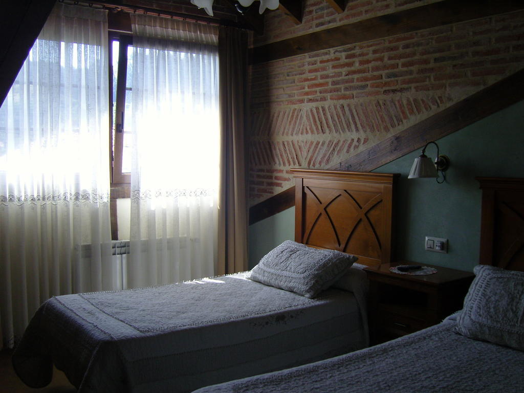 Casa Paulino Hotel Corrales De Buelna Luaran gambar